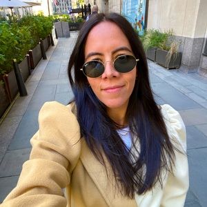 Meet your Posher, Hayley